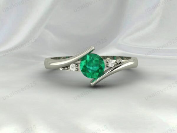 Emerald & CZ Diamond Gemstone Solitaire Women Ring 925 Sterling Silver Jewelry