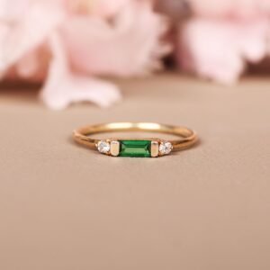 Emerald & CZ Diamond Solitaire Ring – 925 Sterling Silver Women's Band