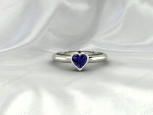 Sapphire heart ring