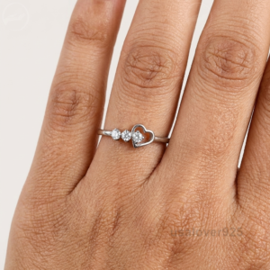 CZ Stone Heart Shape Solitaire Women's Band, 925 Solid Sterling Silver